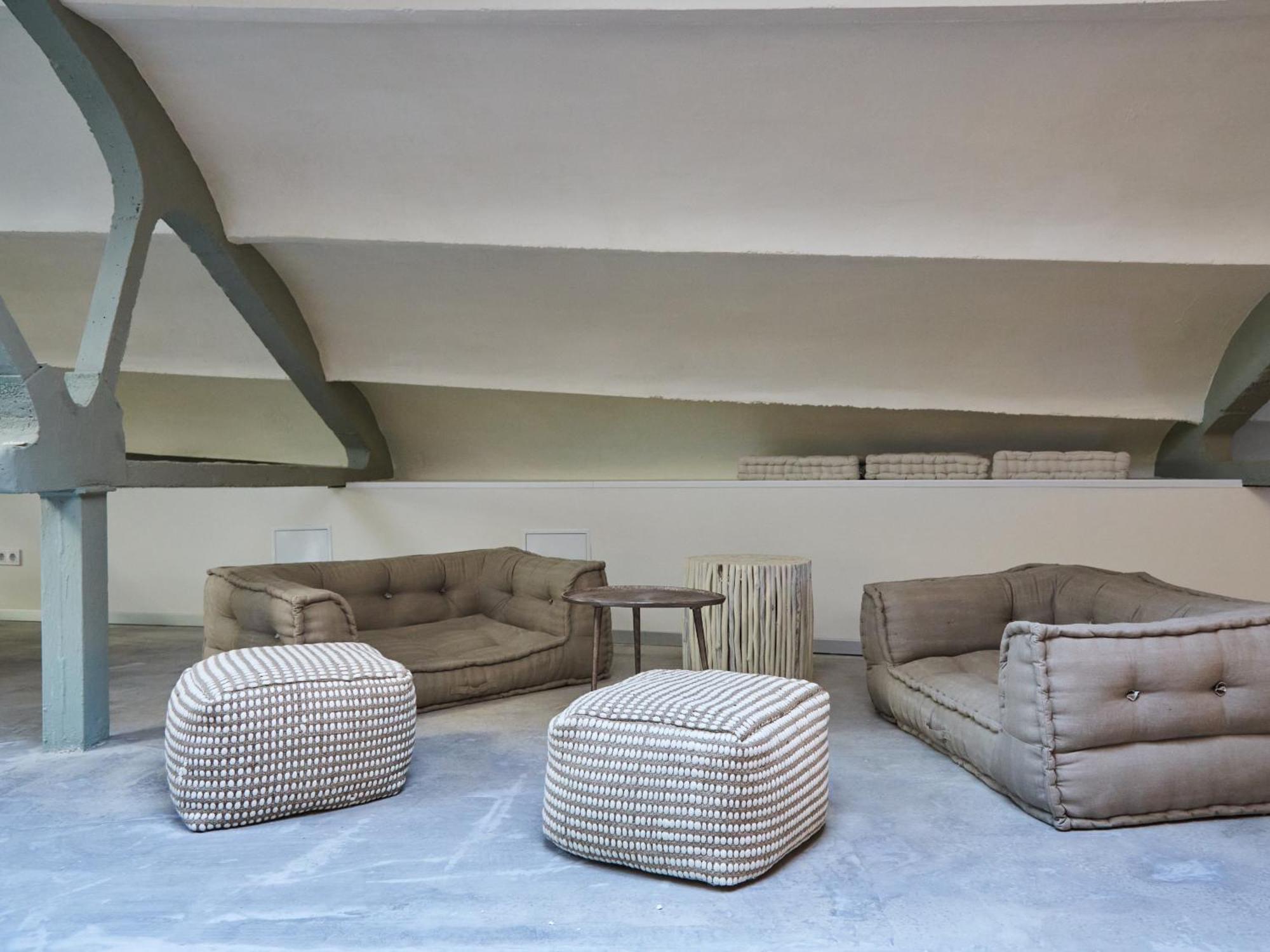 Ola Living Hostal Tetuan Madrid Exterior photo